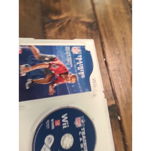 Wii EA Sports Active NFL Training Camp (Nintendo Wii) Complete w/ Manual - Picture 3 of 4
